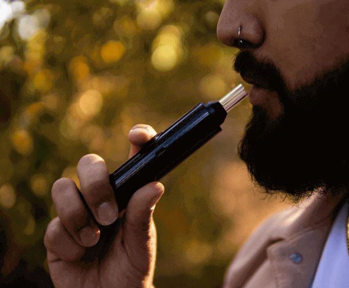 Slick dry herb vaporizer pen